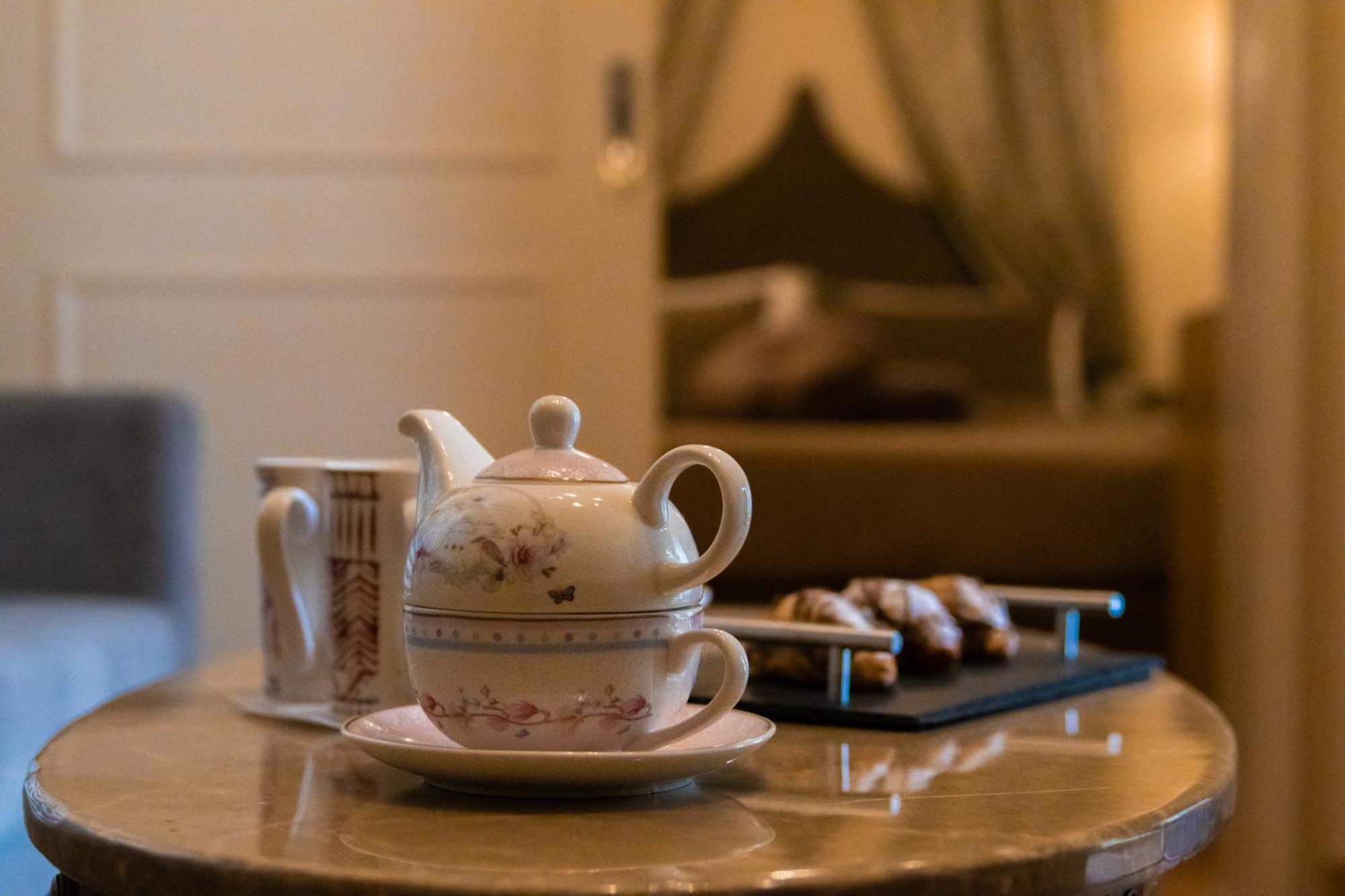 April Luxury Suites (Adults Only) Rhodes City Værelse billede