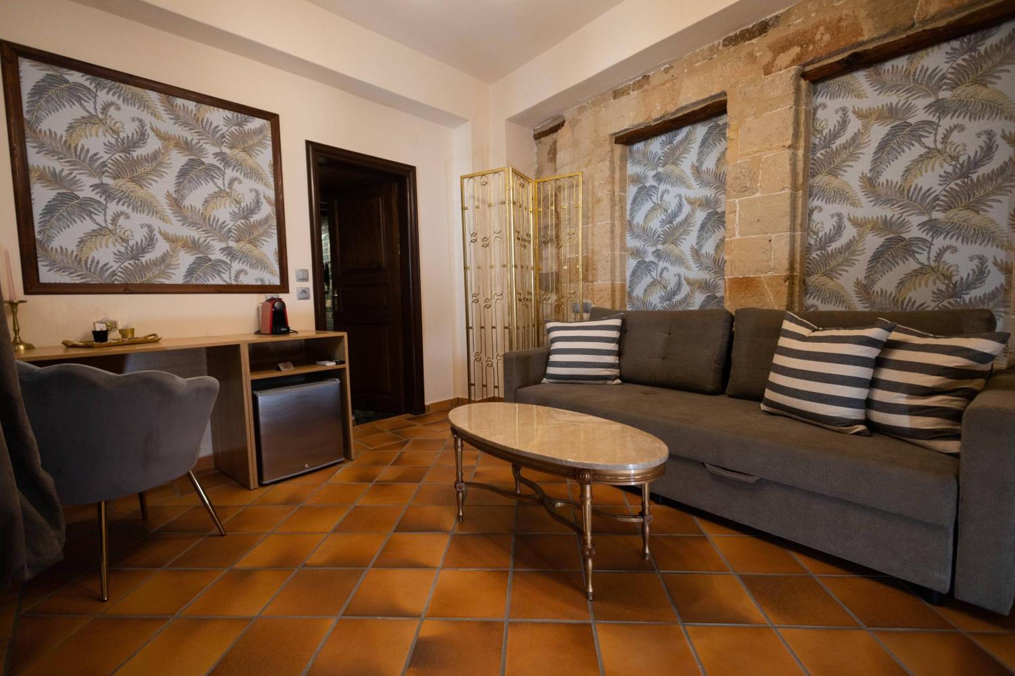 April Luxury Suites (Adults Only) Rhodes City Værelse billede