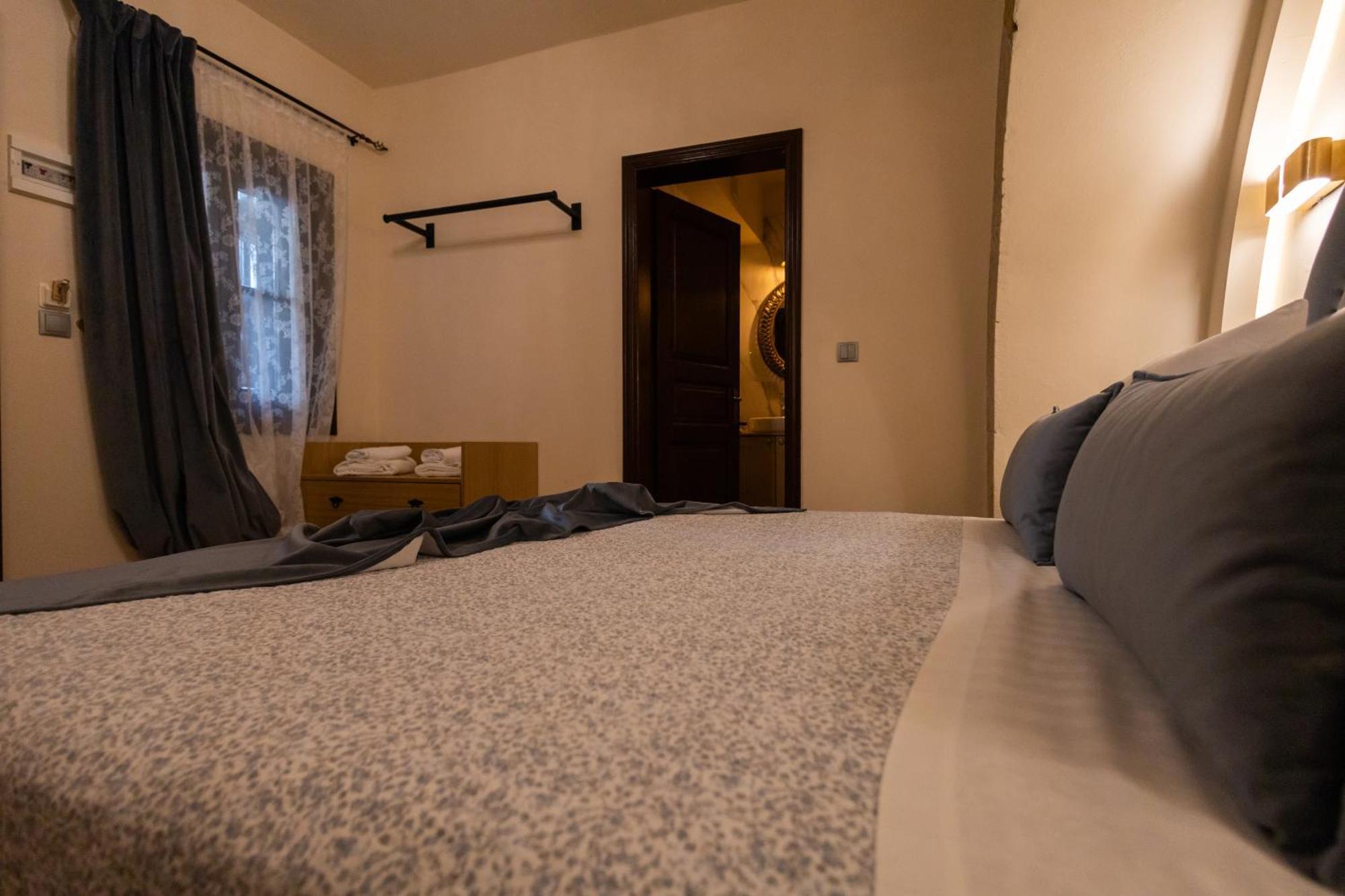 April Luxury Suites (Adults Only) Rhodes City Værelse billede